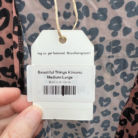 Grace & Emma beautiful things kimono - Picture 4 of 6